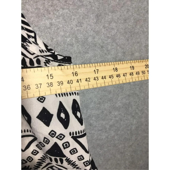 Womens Forever 21 Tank top Caged Back Detail Black and White Aztec Print - Picture 2 of 5